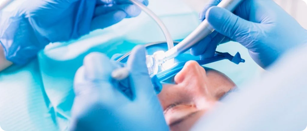 Immediate loading Dentistes à Cagnes-sur-Mer, Drs Payam & Pegah Gandjidadeh