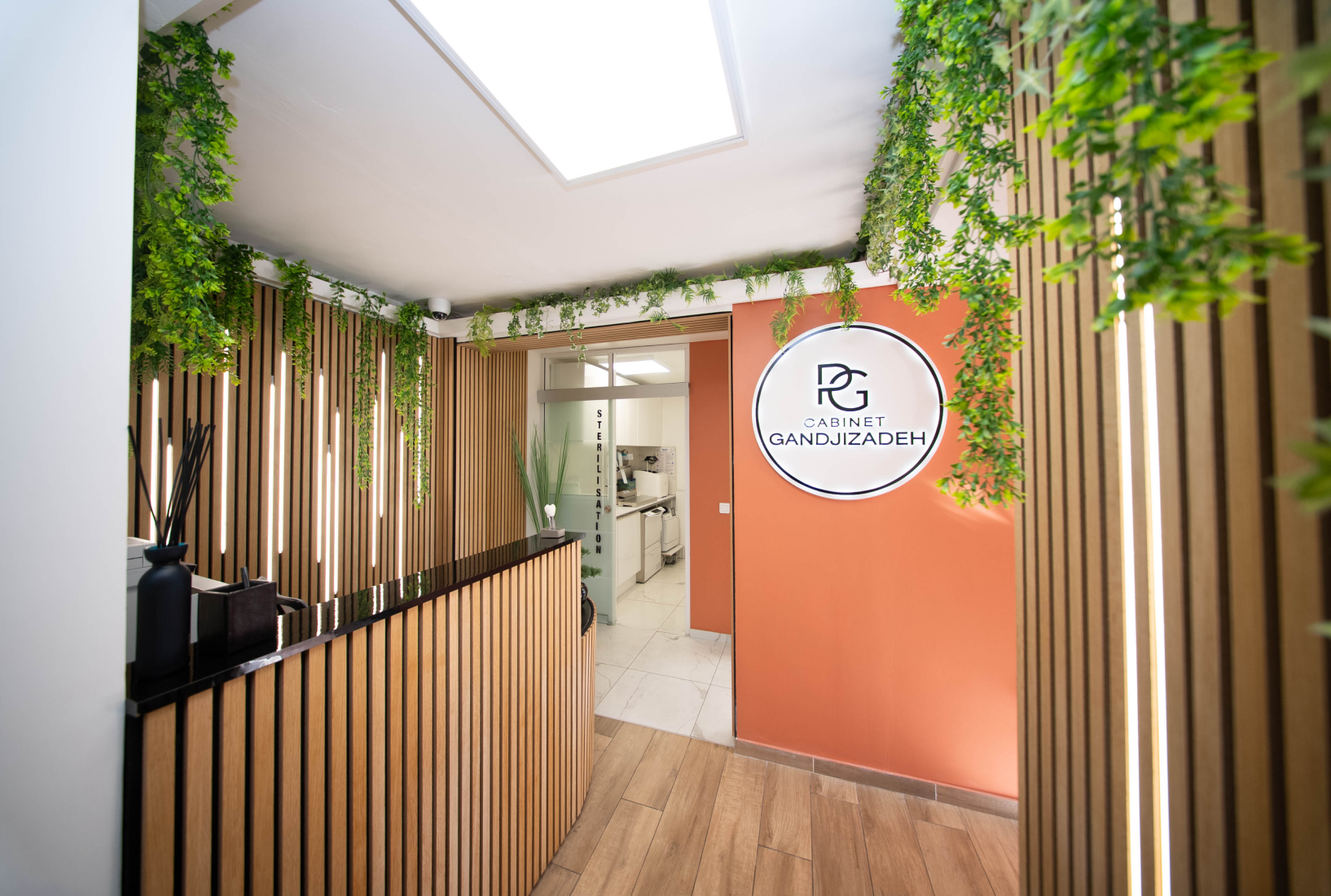 Accueil Dentistes à Cagnes-sur-Mer | Drs Payam & Pegah Gandjizadeh